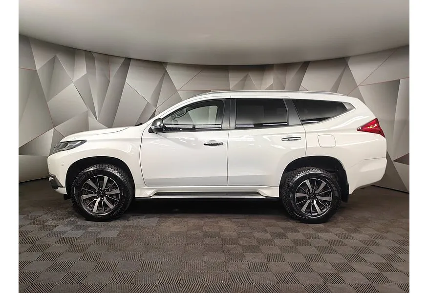 Mitsubishi Pajero Sport 2.4 DI-D AT AWD (181 л.с.) Белый в АВИЛОН. Слайд №5 Mitsubishi Pajero Sport 2.4 DI-D AT AWD (181 л.с.) Белый в АВИЛОН. Слайд №5