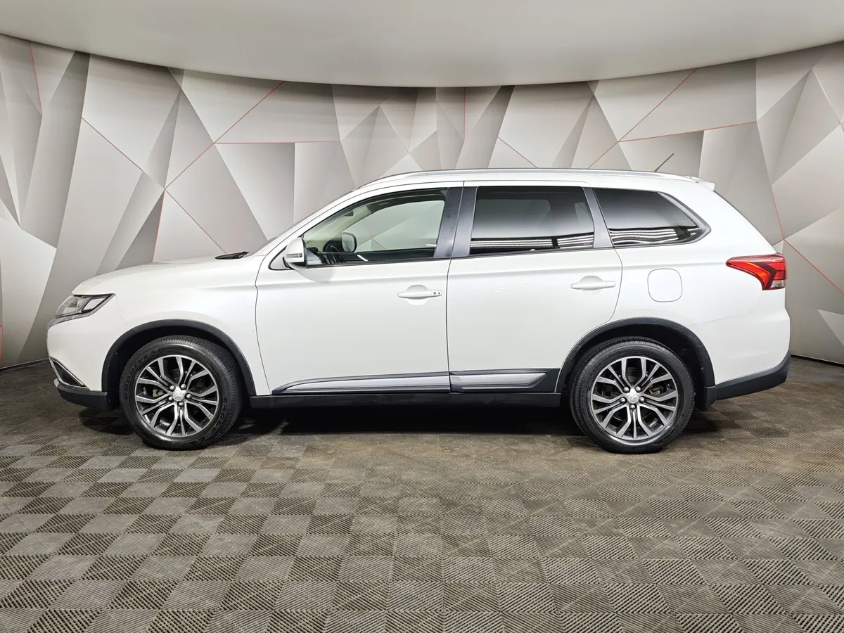 Mitsubishi Outlander 2.0 MIVEC CVT 4WD (146 л.с.) Intense Plus Белый в АВИЛОН. Слайд №5