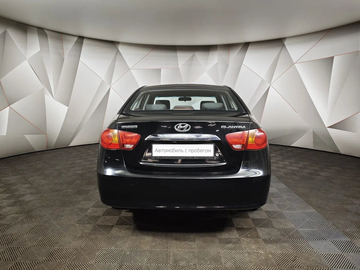 Hyundai Elantra 1.6 MT (105 л.с.) Черный в АВИЛОН. Слайд №8