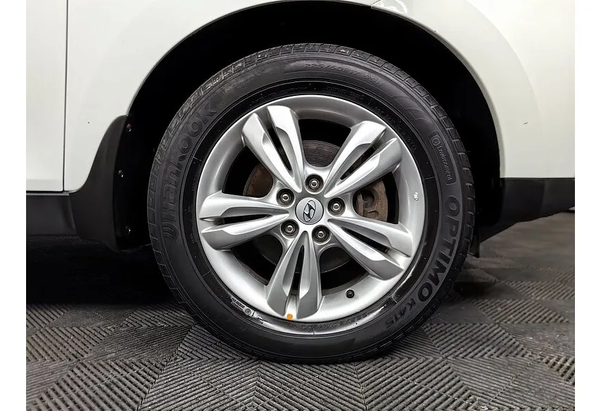 АВИЛОН - Hyundai ix35 2.0 AT 4WD (150 л.с.) Comfort Белый - slide 18