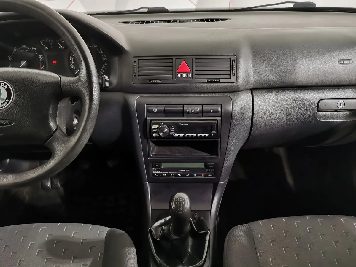 Skoda Octavia 1.6 MPI MT (102 л.с.) Синий в АВИЛОН. Слайд №13