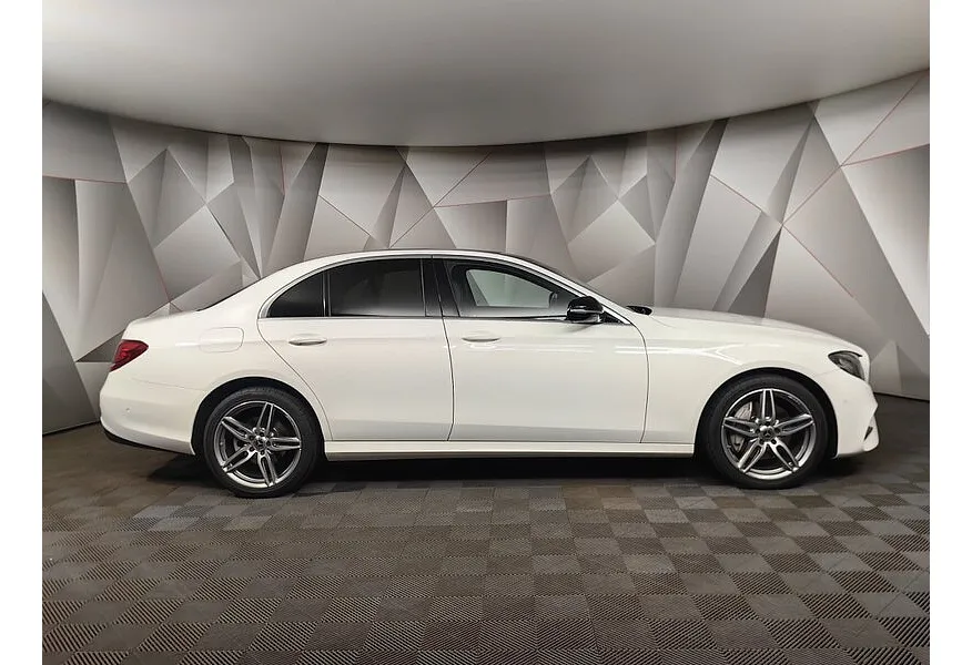 LIVE. Слайд №4