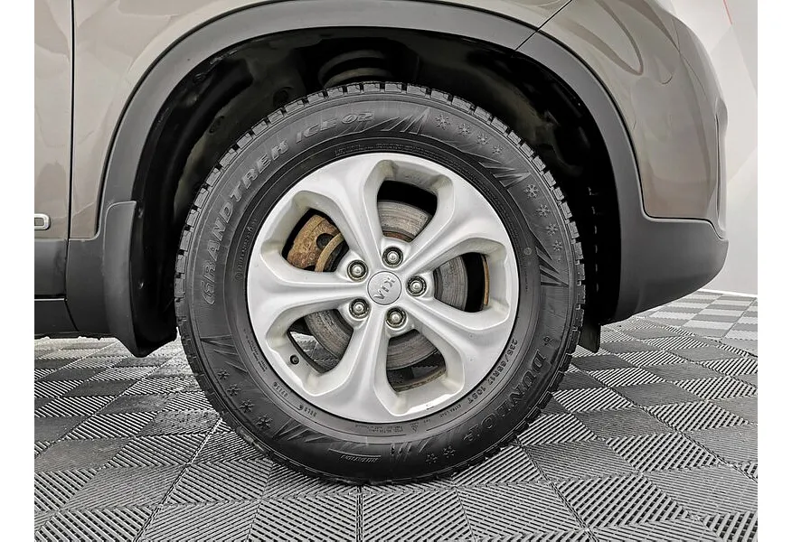 Kia Sorento 2.4 AT 4WD (175 л.с.) Luxe Бежевый в АВИЛОН. Слайд №9