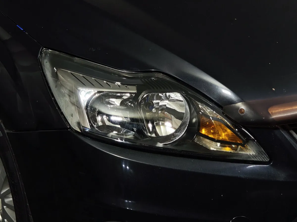 Ford Focus 1.8 MT (125 л.с.) Ghia Черный в АВИЛОН. Слайд №10