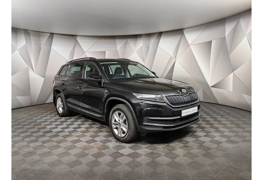 Skoda Kodiaq 2.0 TSI DSG 4X4 (180 л.с.) Черный в АВИЛОН. Слайд №3