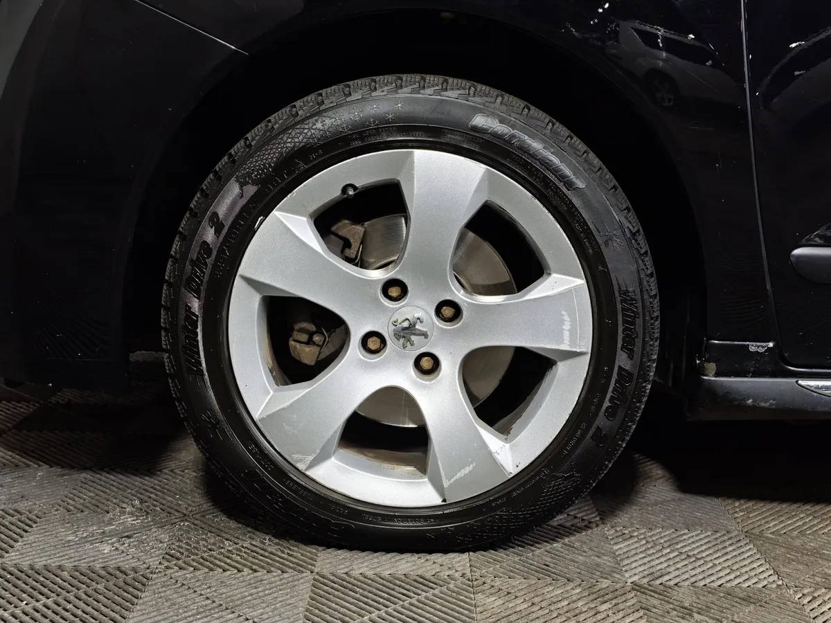 Peugeot 3008 1.6 THP AT (150 л.с.) Черный в АВИЛОН. Слайд №9