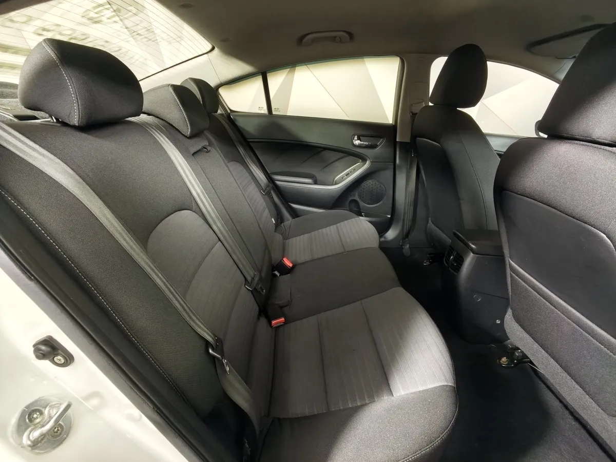 Kia Cerato 1.6 AT (130 л.с.) Comfort Белый в АВИЛОН. Слайд №16