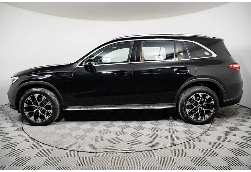 Mercedes-Benz GLC 260 L 9G-TRONIC 4MATIC (204 л.с.) Черный в АВИЛОН. Слайд №2