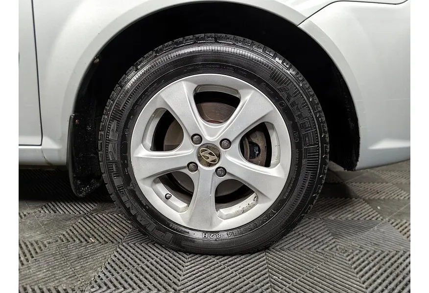 АВИЛОН - Hyundai Getz 1.4 MT (97 л.с.) Серебристый - slide 18
