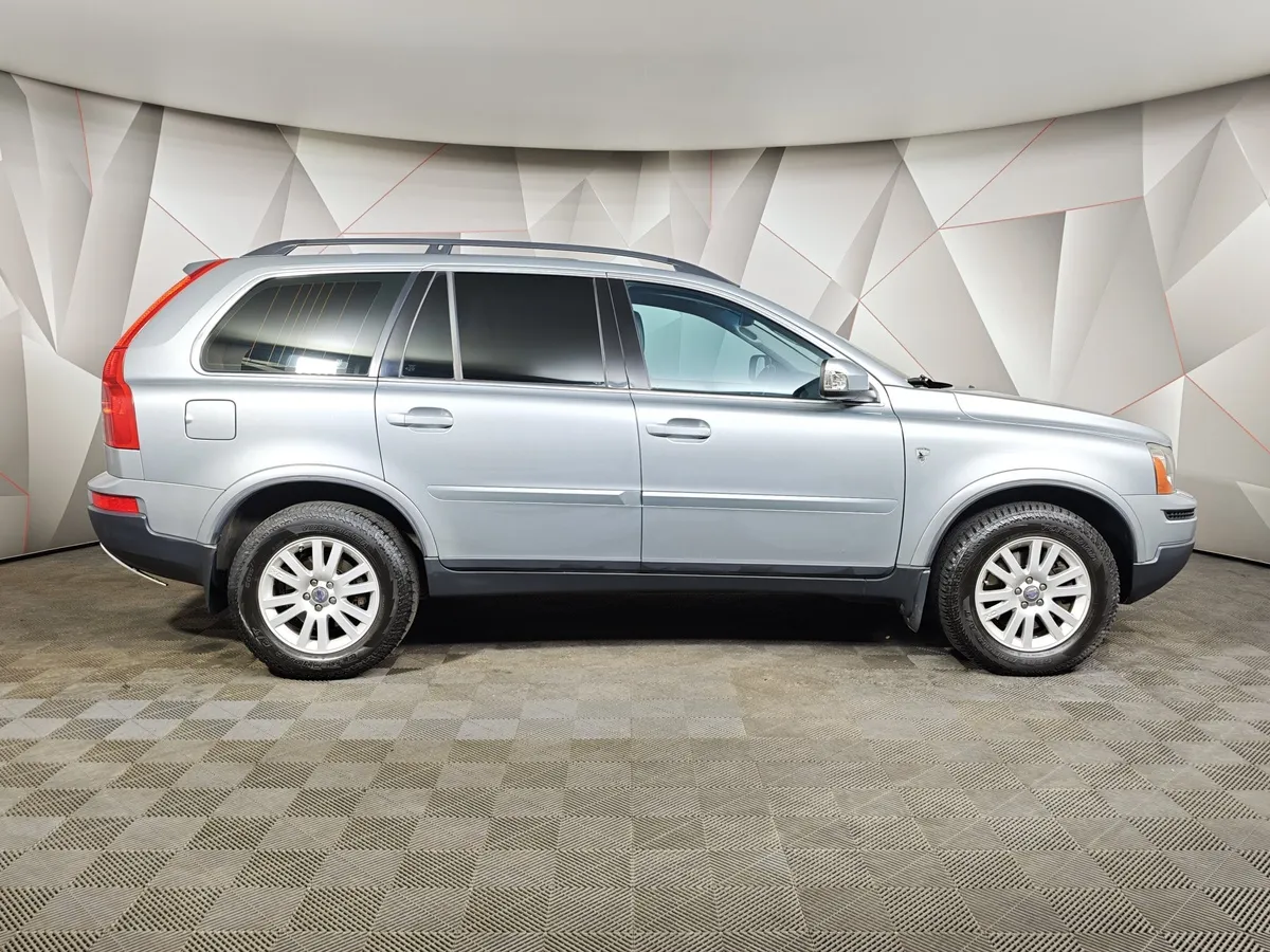 Volvo XC90 2.5 T5 Geartronic AWD (5 мест) (210 л.с.) Серебристый в АВИЛОН. Слайд №6