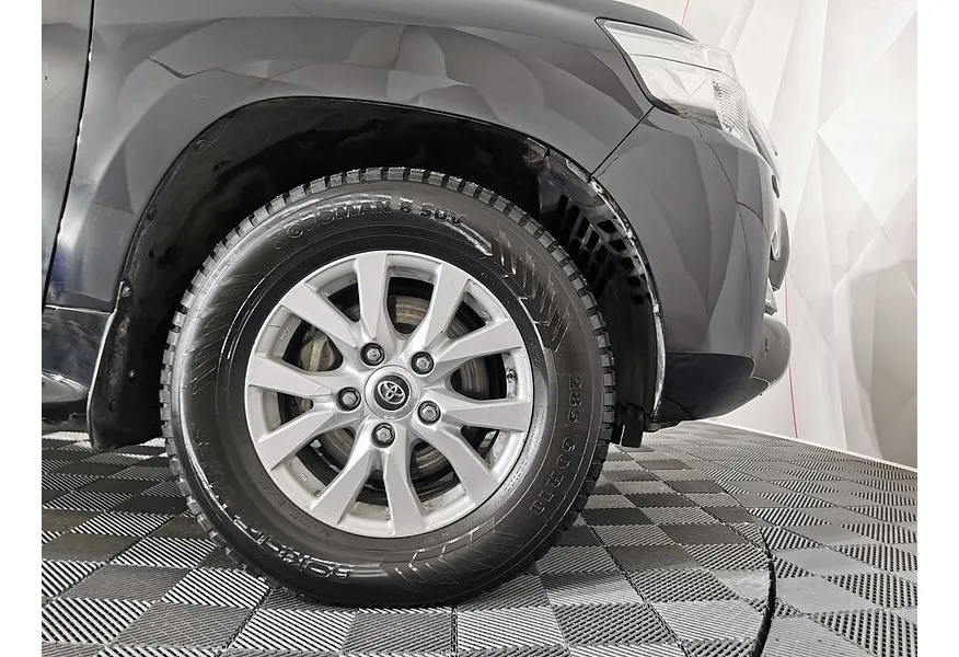 Toyota Land Cruiser 4.5 TD AT (249 л.с.) Черный в АВИЛОН. Слайд №9