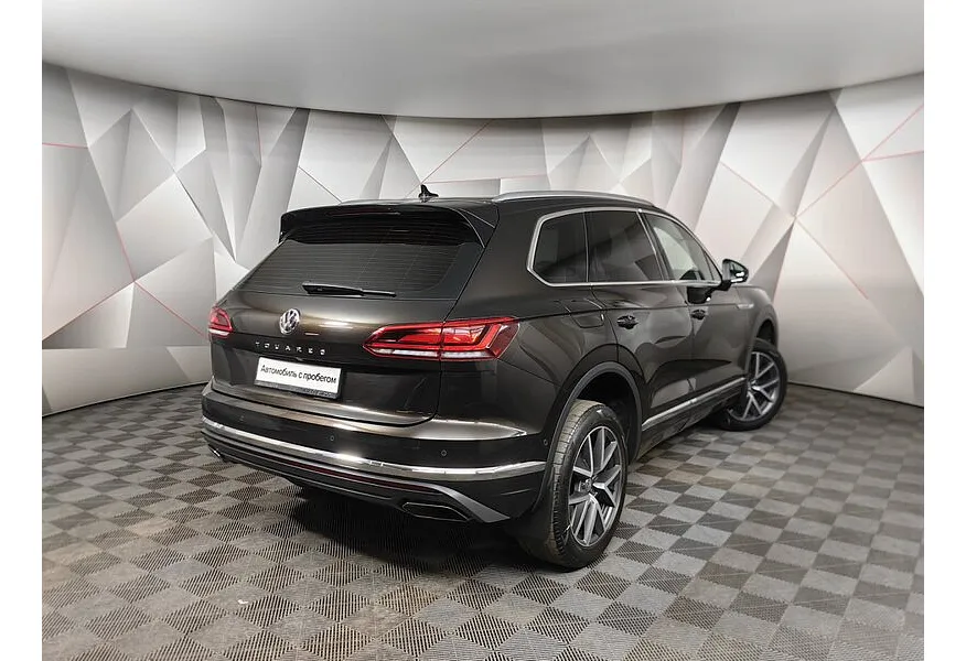 Volkswagen Touareg 2.0 TSI Tiptronic 4Motion (249 л.с.) Exclusive Коричневый в АВИЛОН. Слайд №2