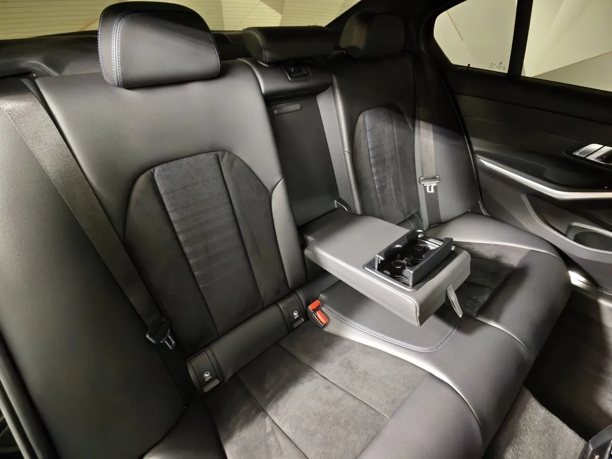 BMW 3 серия 330i Steptronic (258 л.с.) Черный в АВИЛОН. Слайд №20