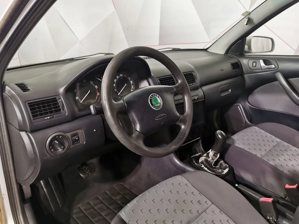 Skoda Octavia 1.6 MT (102 л.с.) Серебристый в АВИЛОН. Слайд №16