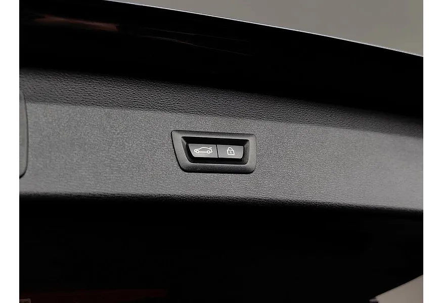 BMW X1 18d xDrive (150 л.с.) M Sport Серый в АВИЛОН. Слайд №16