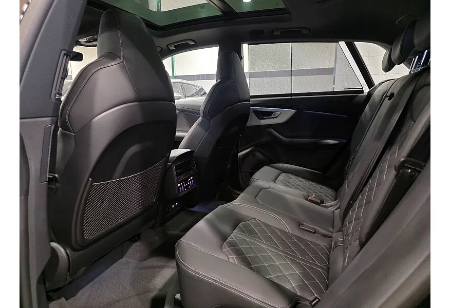 Audi Q8 3.0 TFSI tiptronic quattro (340 л.с.) Черный в АВИЛОН. Слайд №8