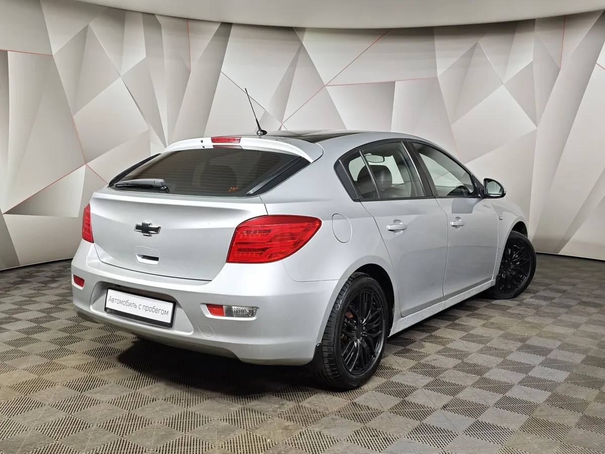 Chevrolet Cruze 1.6 MT (109 л.с.) Серебристый в АВИЛОН. Слайд №2