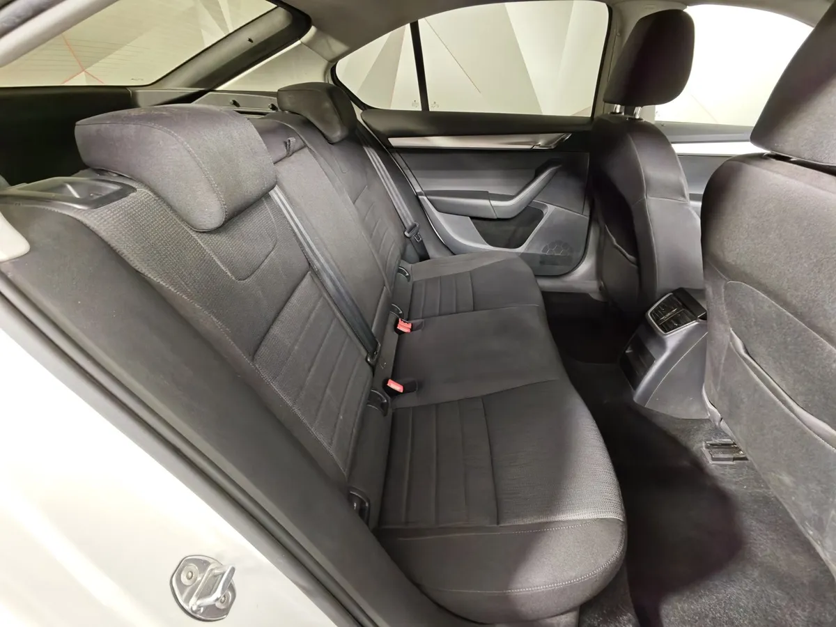 Skoda Octavia 1.8 TSI DSG (180 л.с.) Style Белый в АВИЛОН. Слайд №14