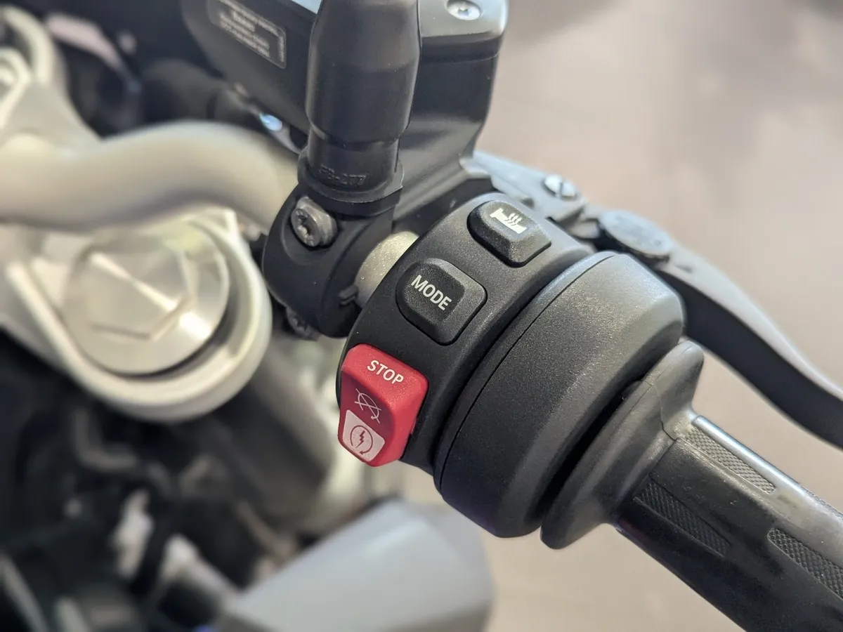BMW Motorrad F 900 R F 900 R 895 см³ 895 Синий в АВИЛОН. Слайд №10