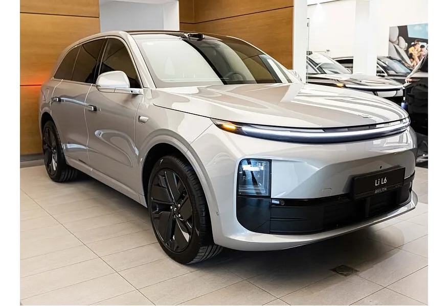 Li Auto L6 1.5 AT 4WD (150 л.с.) Max Серебристый в АВИЛОН. Слайд №2