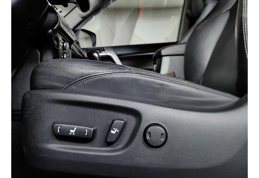 Toyota Land Cruiser Prado 4.0 AT AWD (249 л.с.) Черный в АВИЛОН. Слайд №22