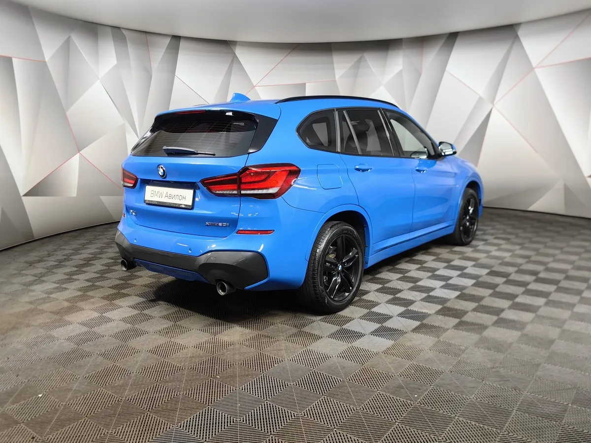 BMW X1 20i xDrive (192 л.с.) M Sport Синий в АВИЛОН. Слайд №2