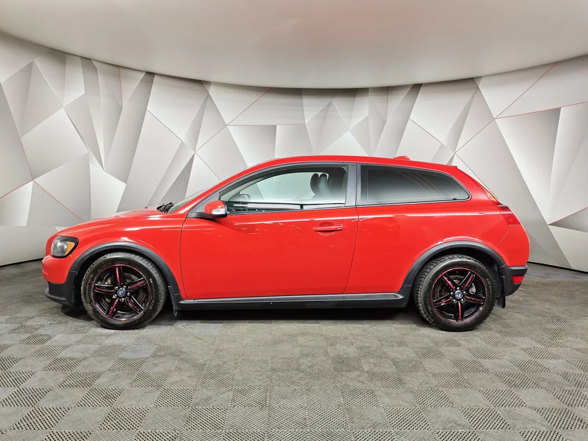 Volvo C30 1.6 MT (100 л.с.) Красный в АВИЛОН. Слайд №5