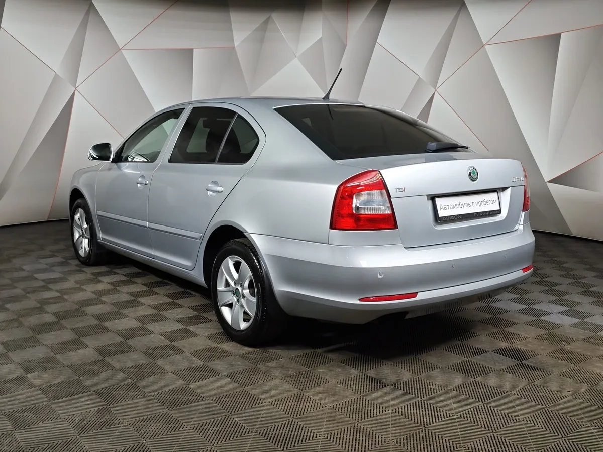 Skoda Octavia 1.8 TSI AT (152 л.с.) Серебристый в АВИЛОН. Слайд №4