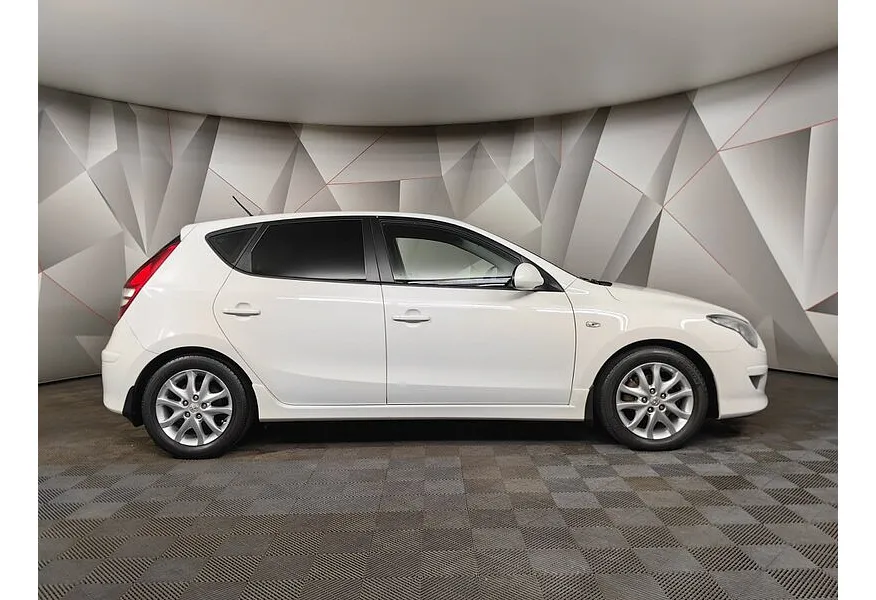 LIVE. Слайд №4