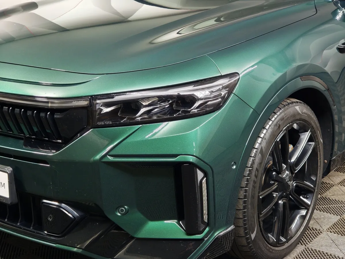 Voyah Free EVR 1.5 AT AWD (489 л.с.) Зеленый в АВИЛОН. Слайд №10