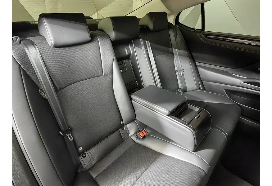 Lexus ES 250 AT (184 л.с.) Серый в АВИЛОН. Слайд №16