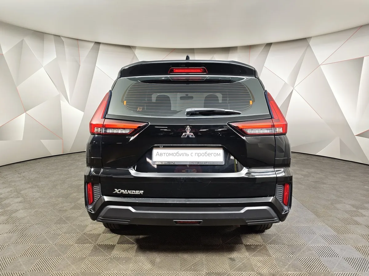 Mitsubishi Xpander 1.5 AT 2WD 7-Seat (105 л.с.) Medium Line Черный в АВИЛОН. Слайд №8