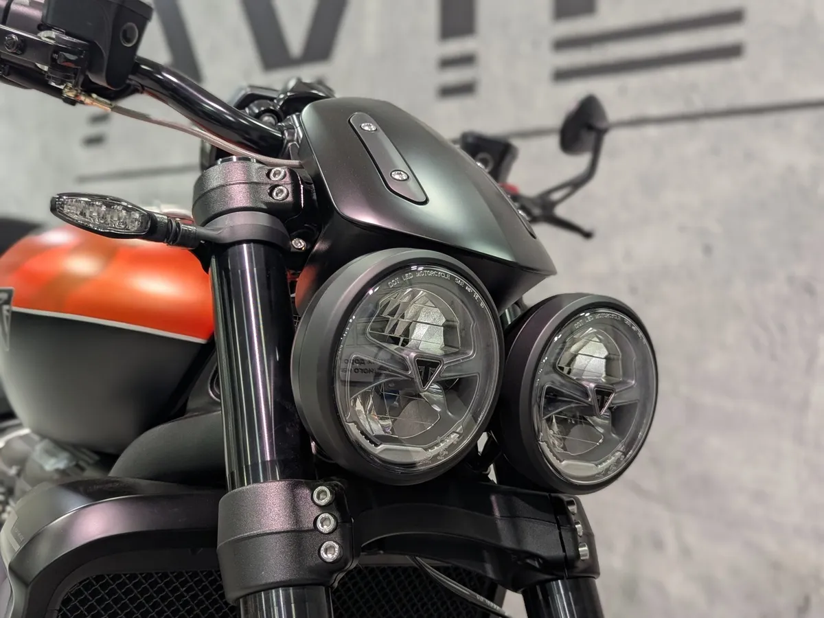 Triumph Rocket 3 2458 см³ (167 л.с.) (167) 2458 Оранжевый в АВИЛОН. Слайд №7