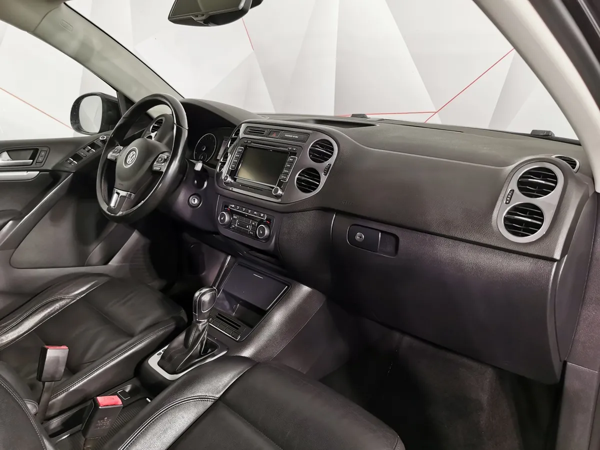 Volkswagen Tiguan 2.0 TSI 4Motion AT (200 л.с.) Sport & Style Черный в АВИЛОН. Слайд №12