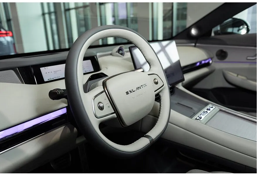 LIVE. Слайд №9