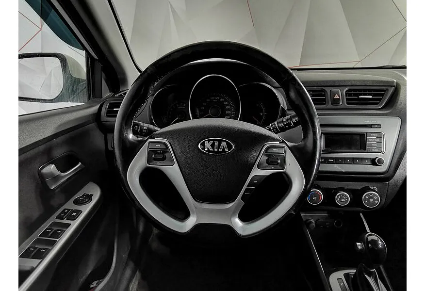 Kia Rio 1.6 AT (123 л.с.) Белый в АВИЛОН. Слайд №20