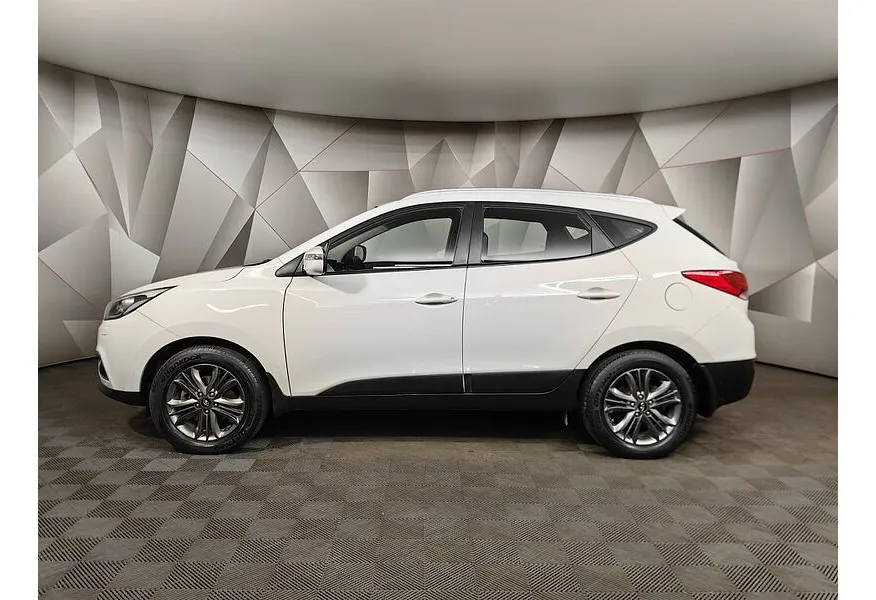 Hyundai ix35 2.0 AT 4WD (150 л.с.) Comfort + Navi Белый в АВИЛОН. Слайд №3