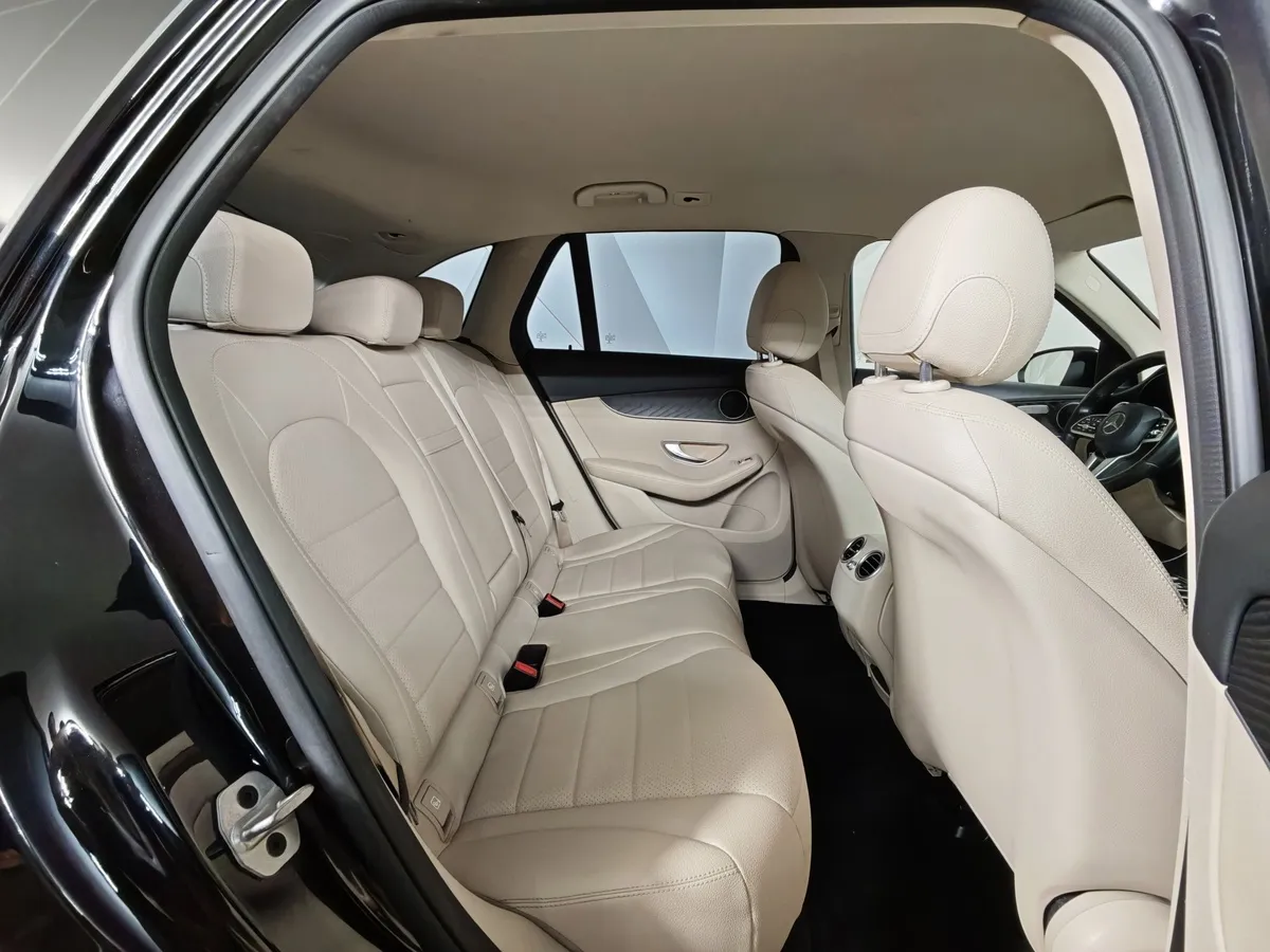 Mercedes-Benz GLC 200 9G-TRONIC 4MATIC (197 л.с.) Premium (Локальная сборка) Черный в АВИЛОН. Слайд №16