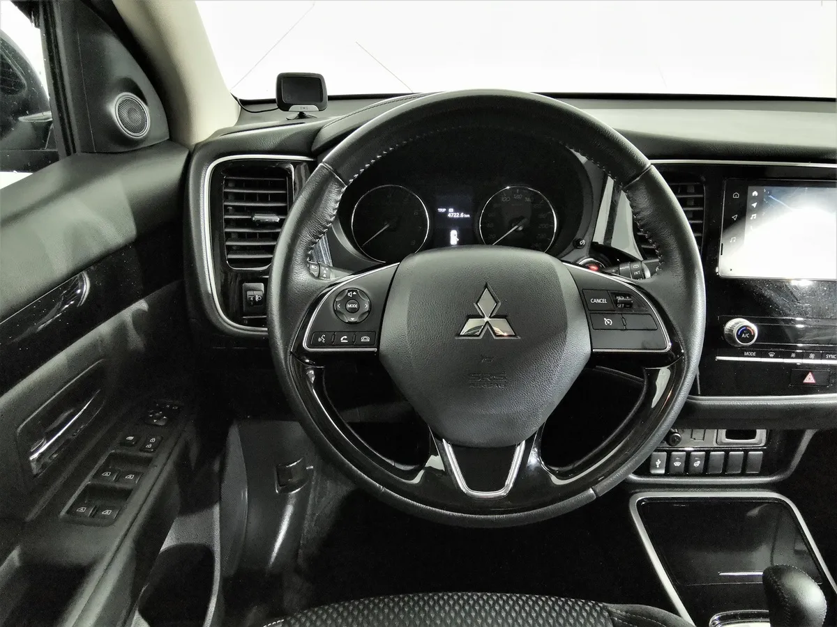Mitsubishi Outlander 2.0 MIVEC CVT 2WD (146 л.с.) Intense Plus Серый в АВИЛОН. Слайд №19