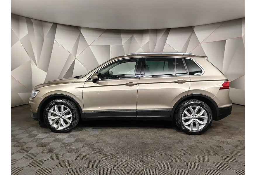 Volkswagen Tiguan 2.0 TSI 4Motion DSG (180 л.с.) Exclusive Коричневый в АВИЛОН. Слайд №5
