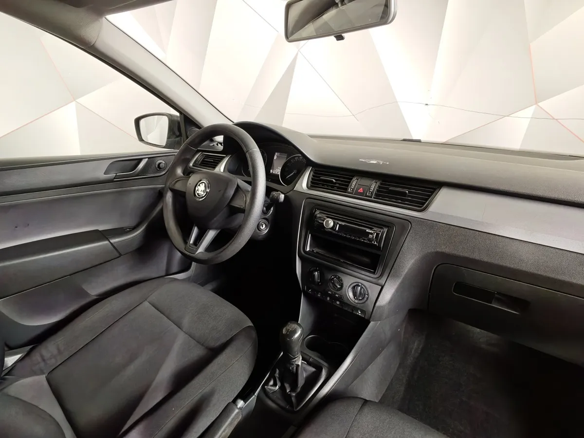 Skoda Rapid 1.6 MT (90 л.с.) Белый в АВИЛОН. Слайд №13