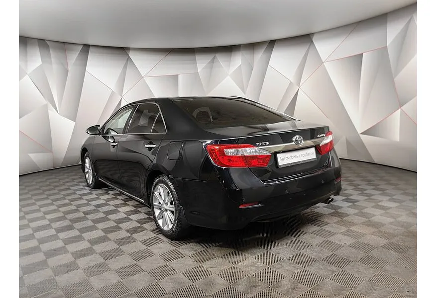 Toyota Camry 2.5 AT (181 л.с.) Черный в АВИЛОН. Слайд №4