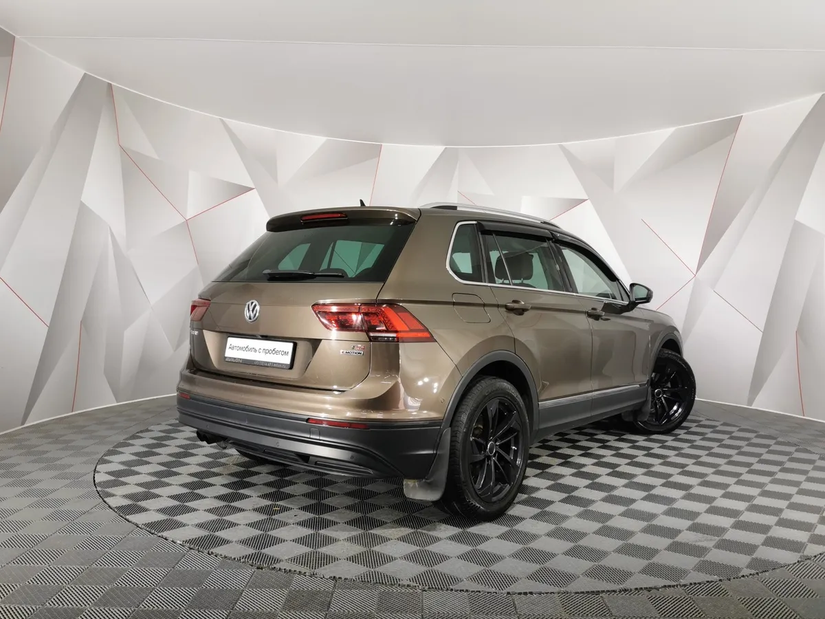 Volkswagen Tiguan 1.4 TSI 4Motion DSG (150 л.с.) Highline Коричневый в АВИЛОН. Слайд №2