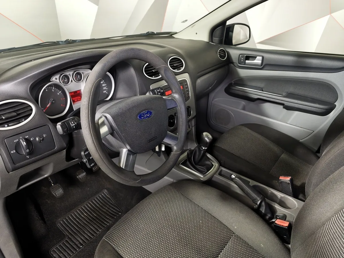 Ford Focus 1.4 MT (80 л.с.) Ambiente Синий в АВИЛОН. Слайд №18