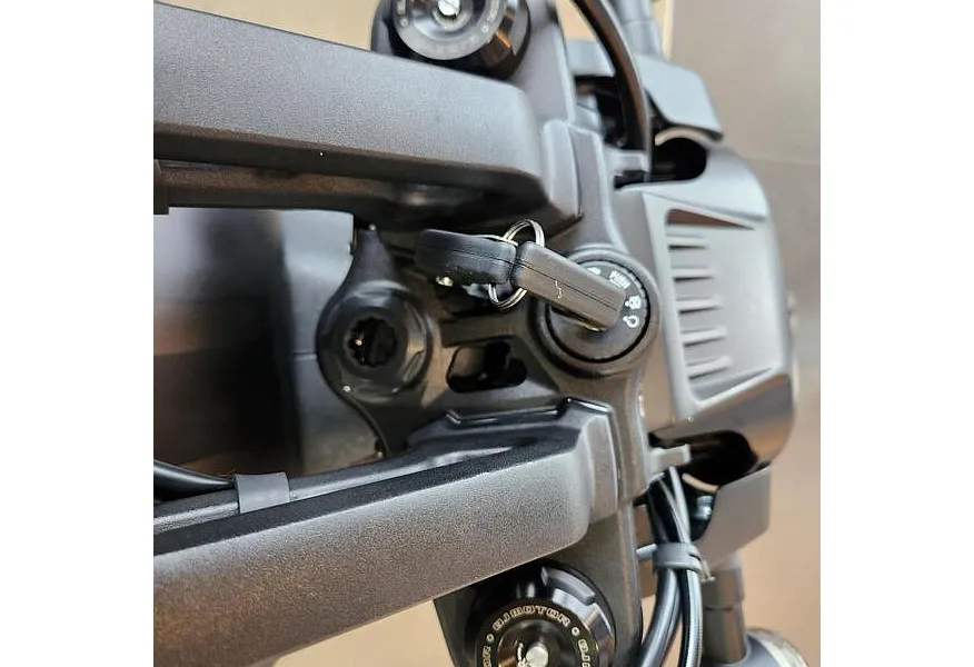 LIVE. Слайд №11