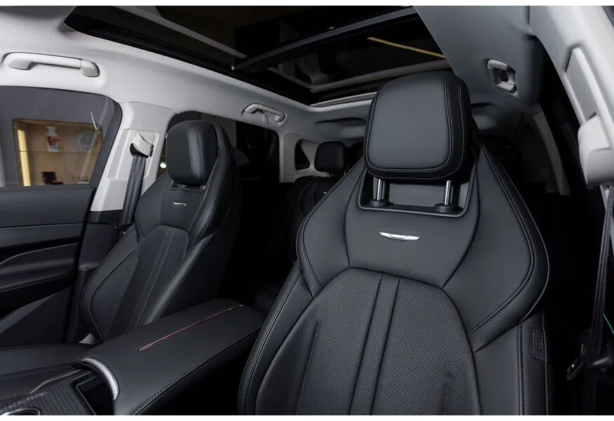 Hongqi HS3 2.0T 8AT 4WD (245 л.с.) Deluxe Черный в АВИЛОН. Слайд №8