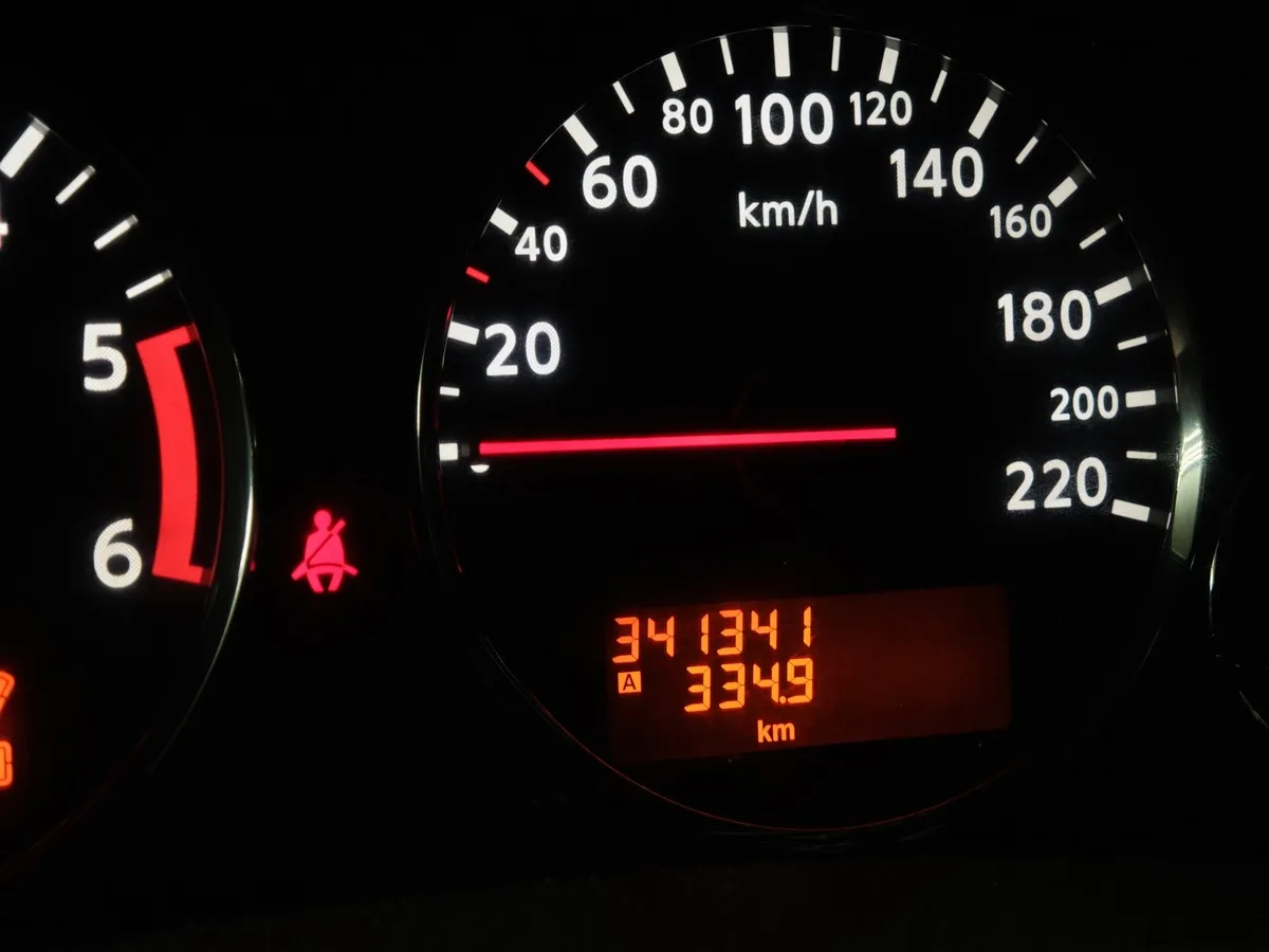 Nissan Pathfinder 2.5 dCi Turbo AT AWD (190 л.с.) Фиолетовый в АВИЛОН. Слайд №18