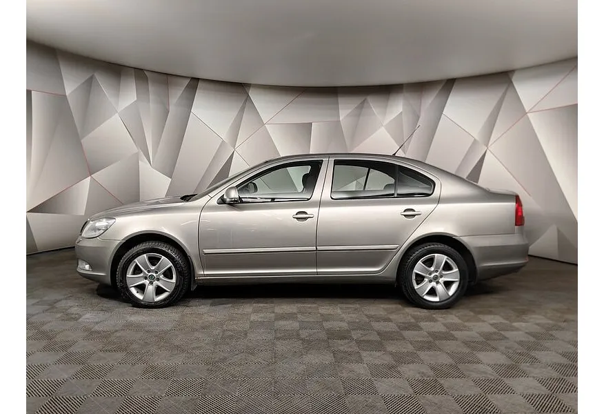 Skoda Octavia 1.4 TSI MT (122 л.с.) Серый в АВИЛОН. Слайд №5