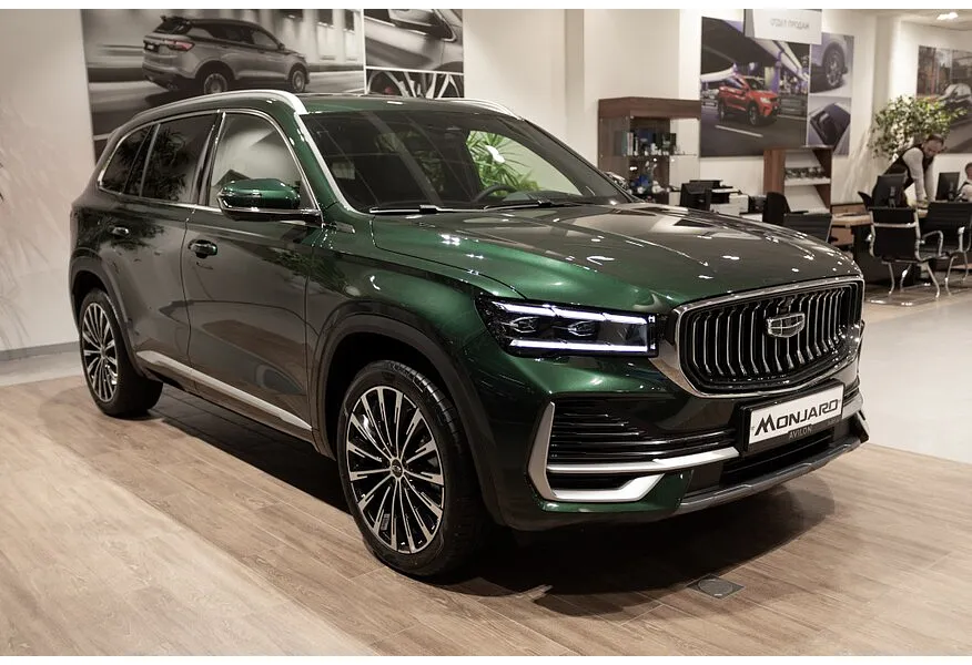 Geely Monjaro 2.0T 8AT 4WD (238 л.с.) Flagship Зеленый в АВИЛОН. Слайд №2