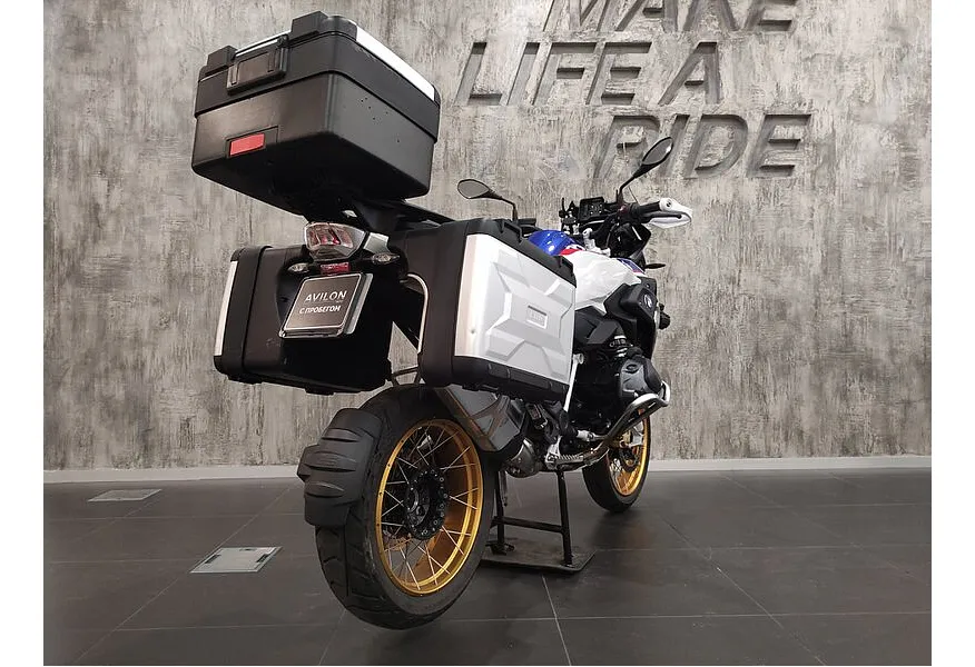 LIVE. Слайд №6